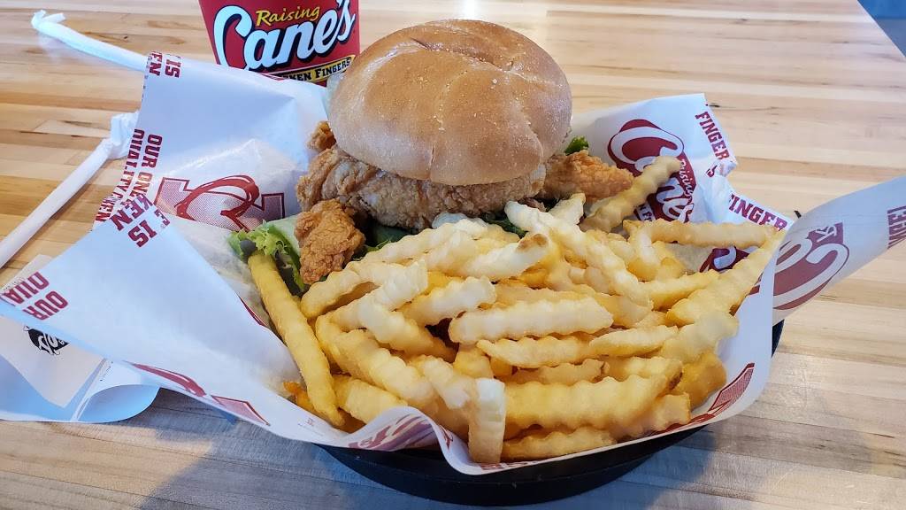 Raising Canes Chicken Fingers | meal takeaway | 7585 N Academy Blvd, Colorado Springs, CO 80920, USA | 7195931599 OR +1 719-593-1599