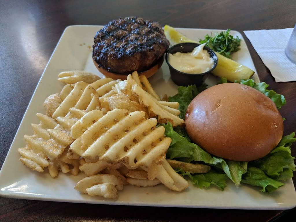 Guldens | Restaurant & Bar | restaurant | 2999 North, US-61, Maplewood, MN 55109, USA | 6514820384 OR +1 651-482-0384