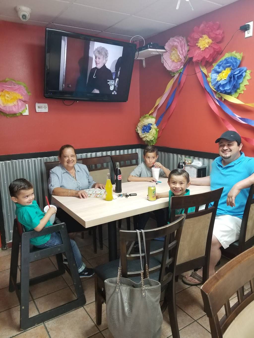 Iguanas Mexican Food | restaurant | 2115 E Ball Rd, Anaheim, CA 92806, USA | 7146037602 OR +1 714-603-7602