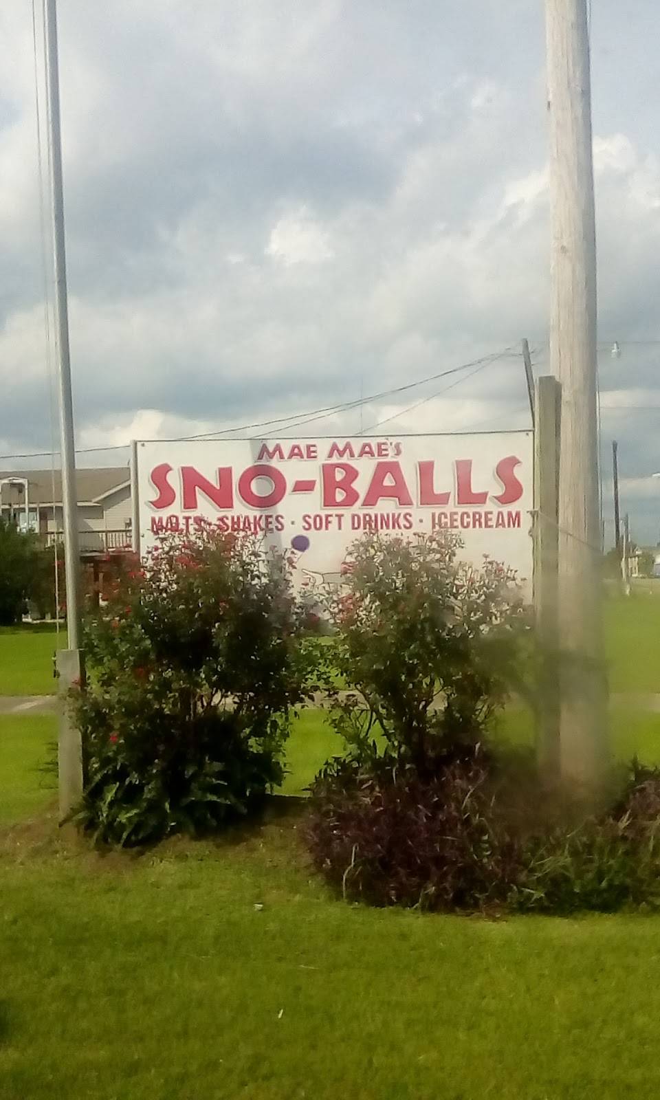 Mae Maes Snowball | restaurant | 5620 LA-56, Chauvin, LA 70344, USA | 9853813579 OR +1 985-381-3579