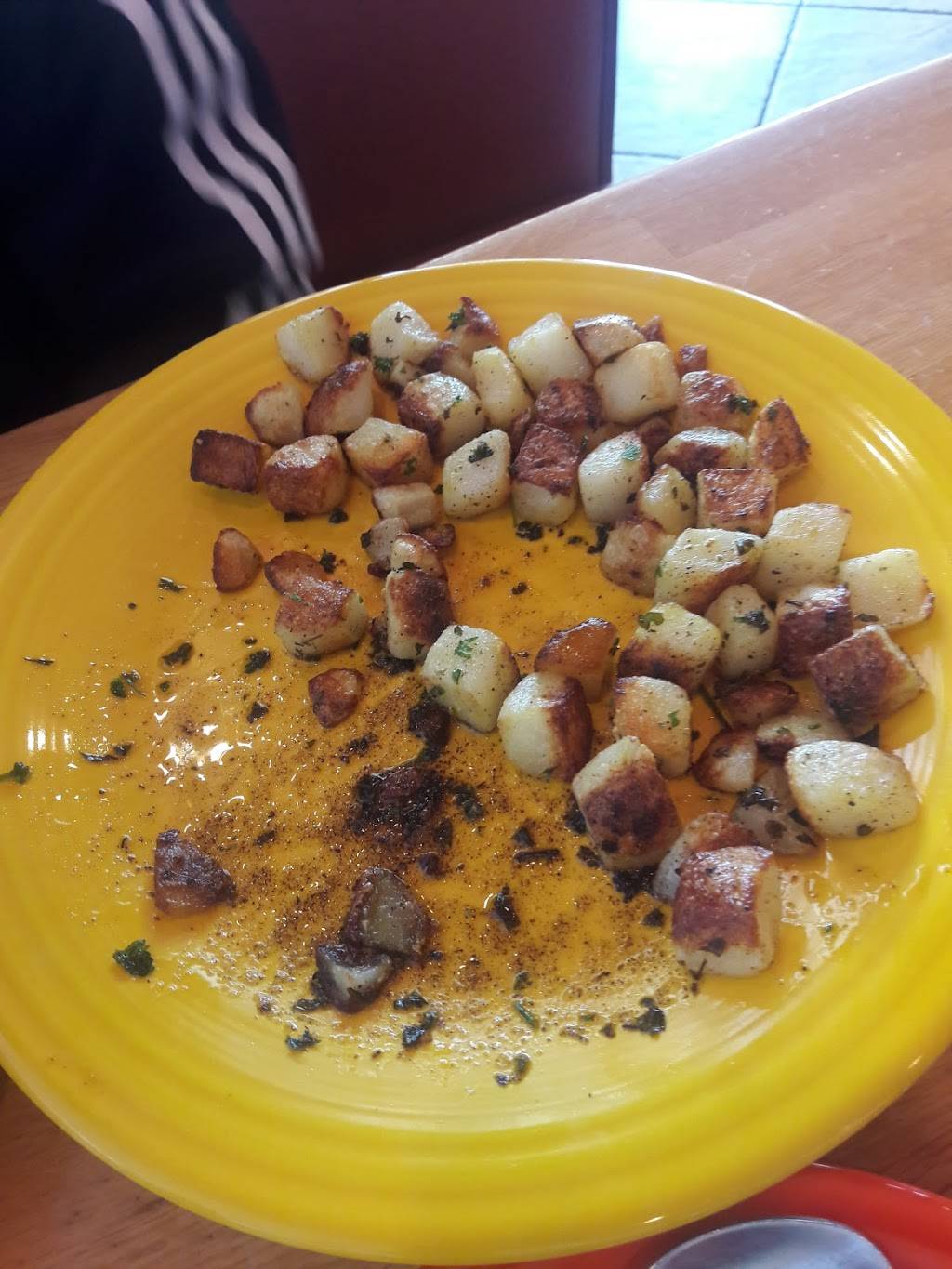 J. Christophers | restaurant | 250 E Ponce de Leon Ave, Decatur, GA 30030, USA | 4043782662 OR +1 404-378-2662