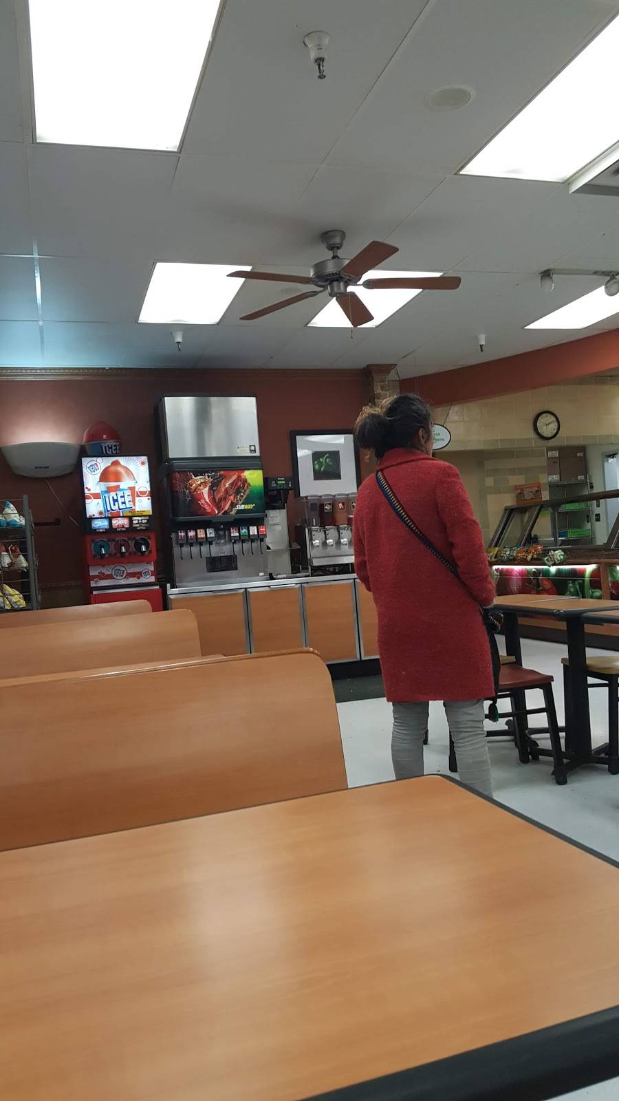 Subway | meal takeaway | 15960 Dam Rd, Clearlake, CA 95422, USA | 7079951196 OR +1 707-995-1196