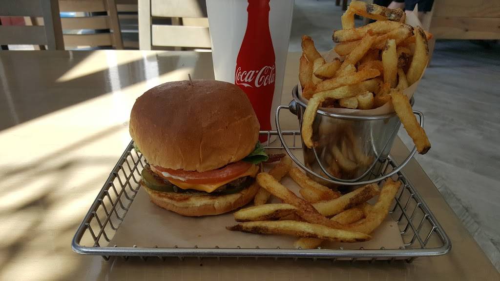 Boardwalk Fresh Burgers and Fries | restaurant | 21020 Beach Blvd, Huntington Beach, CA 92648, USA | 7145368000 OR +1 714-536-8000