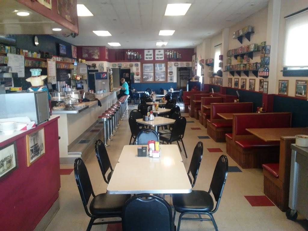 Fostoria Dells | restaurant | 224 S Main St, Fostoria, OH 44830, USA | 4194359947 OR +1 419-435-9947