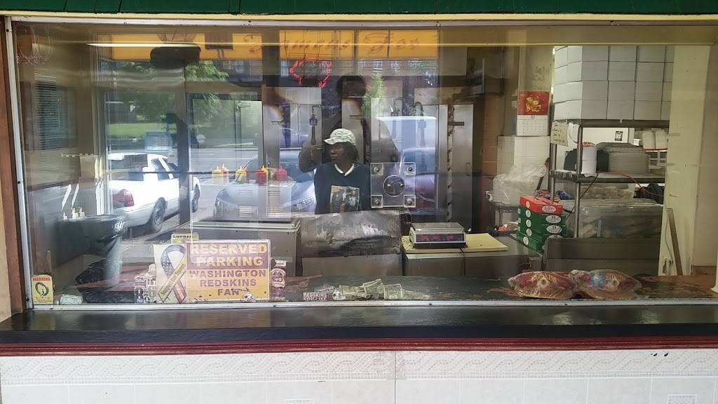 Johnny Boy Carryout | restaurant | 4125 Southern Ave SE, Capitol Heights, MD 20743, USA | 3017366300 OR +1 301-736-6300