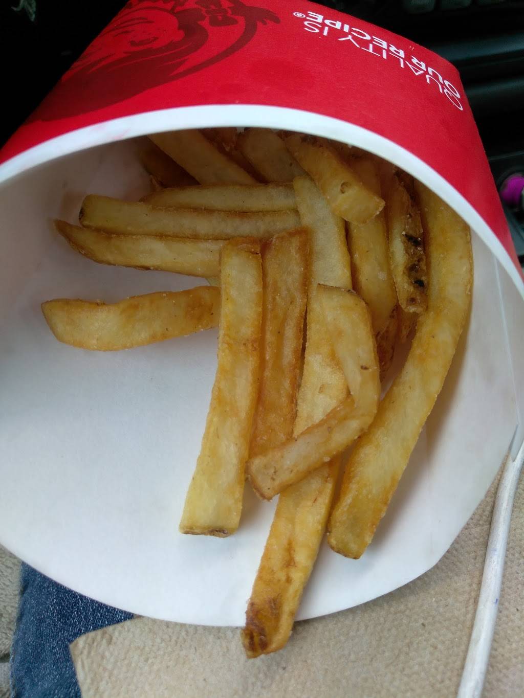 Wendys | restaurant | 19301 15 Mile Rd, Clinton Twp, MI 48035, USA | 5867920075 OR +1 586-792-0075