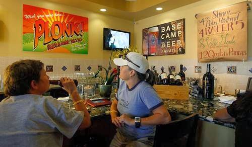 Plonk! Beer & Wine Bistro | restaurant | Behind Wells Fargo, 1214 W 43rd St #100, Houston, TX 77018, USA | 7132901070 OR +1 713-290-1070