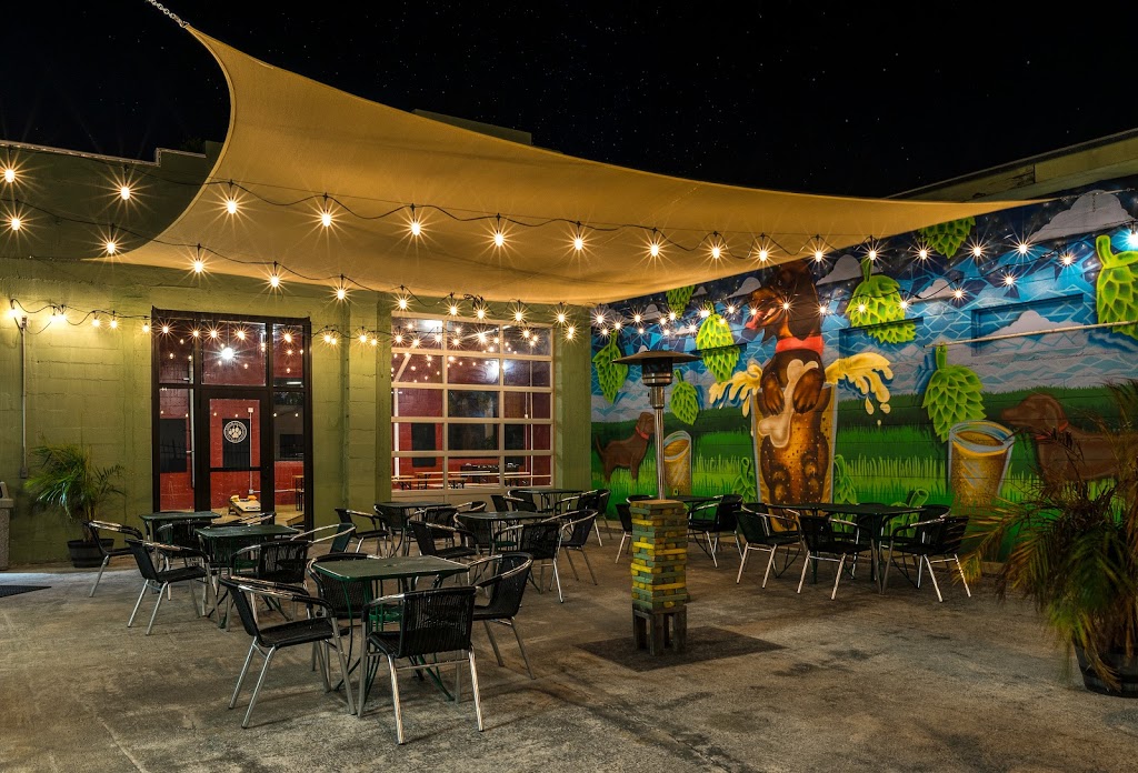 PAW Beer Garden | restaurant | 1942 1st Ave S, St. Petersburg, FL 33712, USA | 7272350970 OR +1 727-235-0970