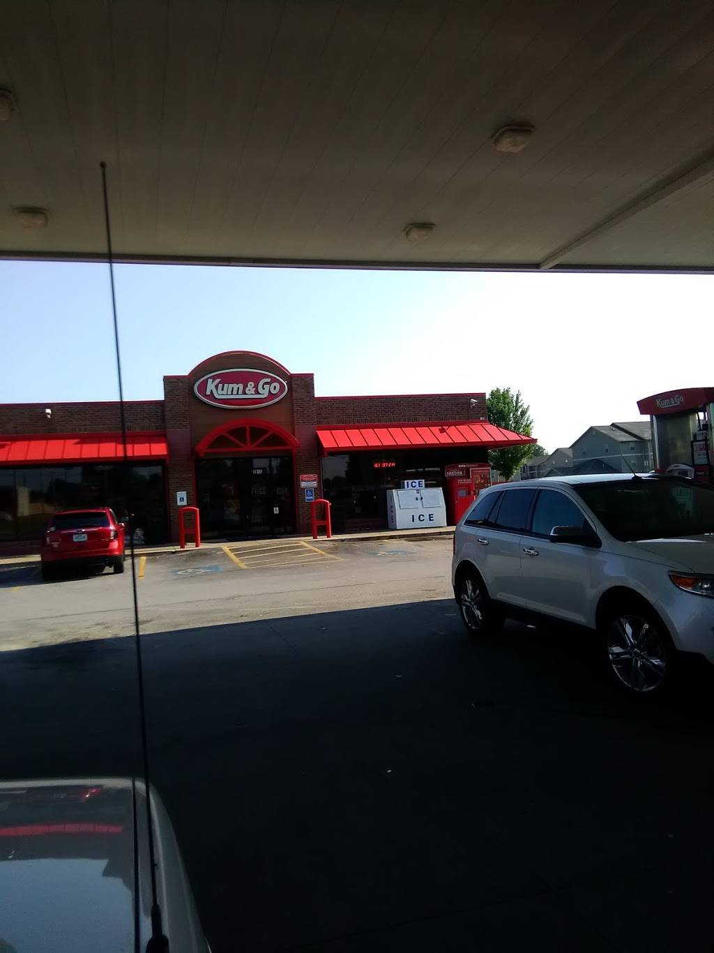 Kum & Go | meal takeaway | 3015 W Republic Rd, Springfield, MO 65807, USA | 4178835750 OR +1 417-883-5750