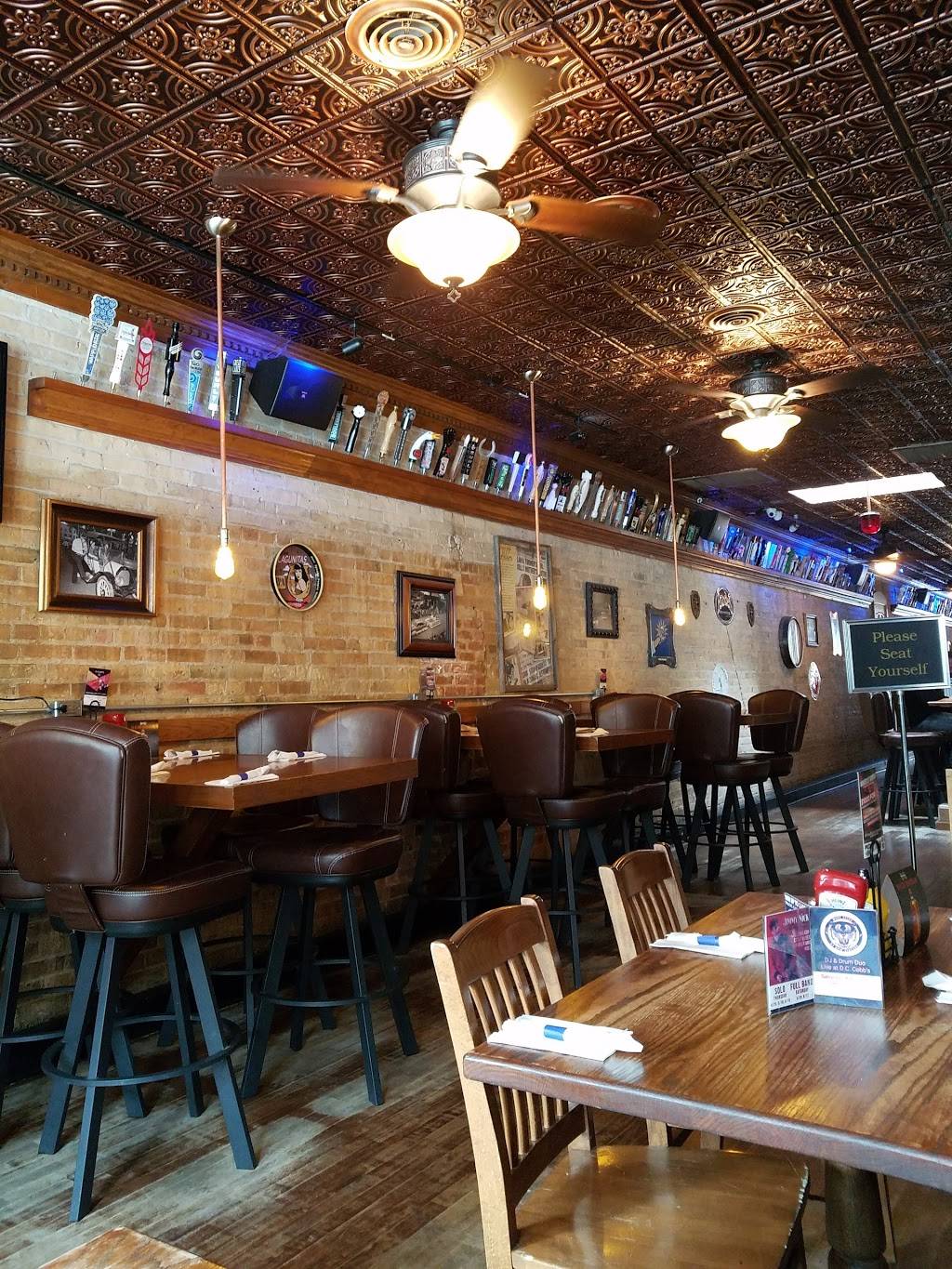 D.C. Cobbs | restaurant | 226 Main St, Woodstock, IL 60098, USA | 8152065580 OR +1 815-206-5580