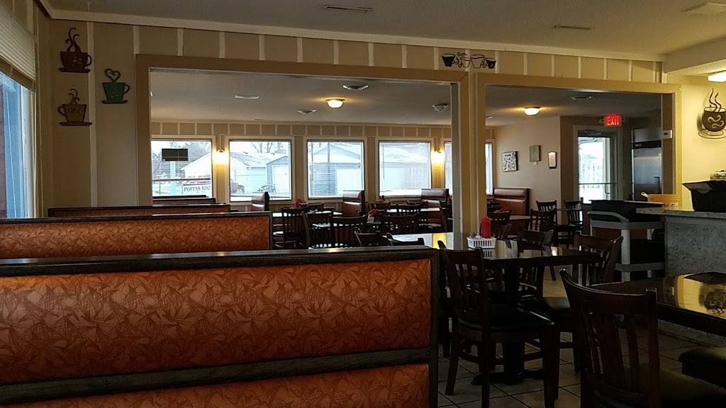 Tres Cafe | restaurant | 1135 Lincoln St, Galesburg, IL 61401, USA | 3092974645 OR +1 309-297-4645