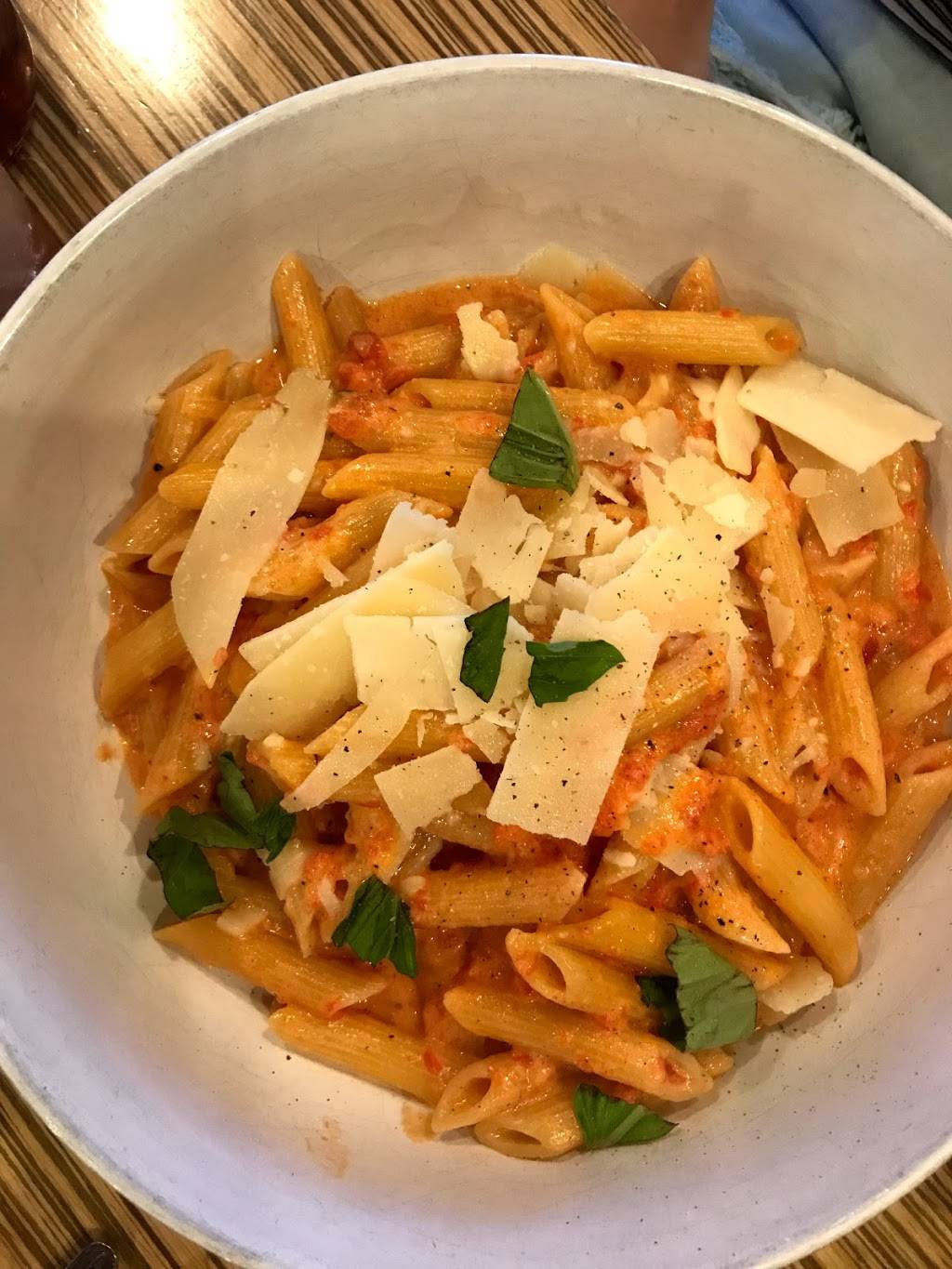 Half Moon Coffee & Grille Cafe | cafe | 50 N Main St, Wallingford, CT 06492, USA | 2032654571 OR +1 203-265-4571