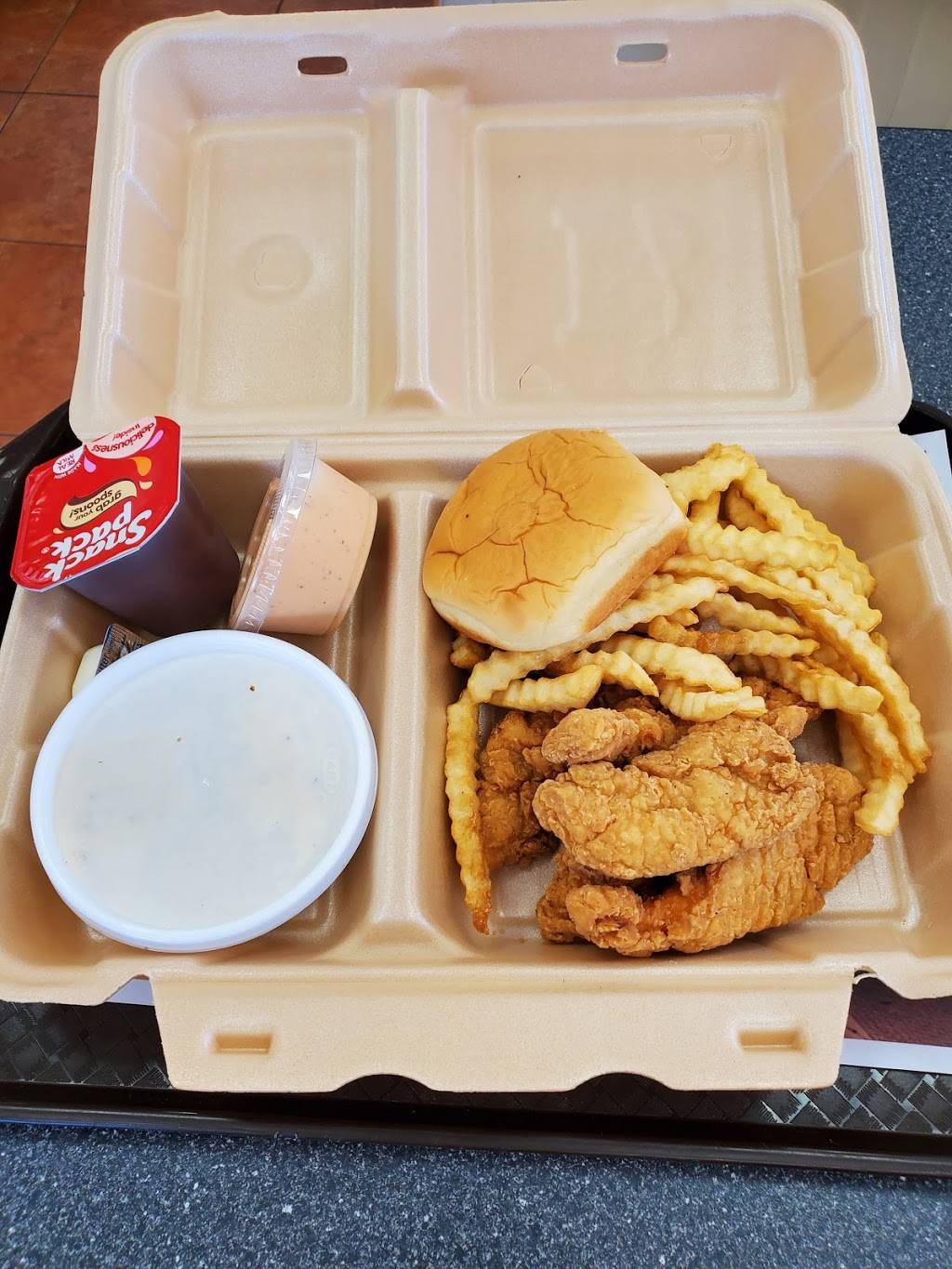 Braums | restaurant | 3400 E Trinity Mills Rd, Carrollton, TX 75006, USA | 9723800110 OR +1 972-380-0110