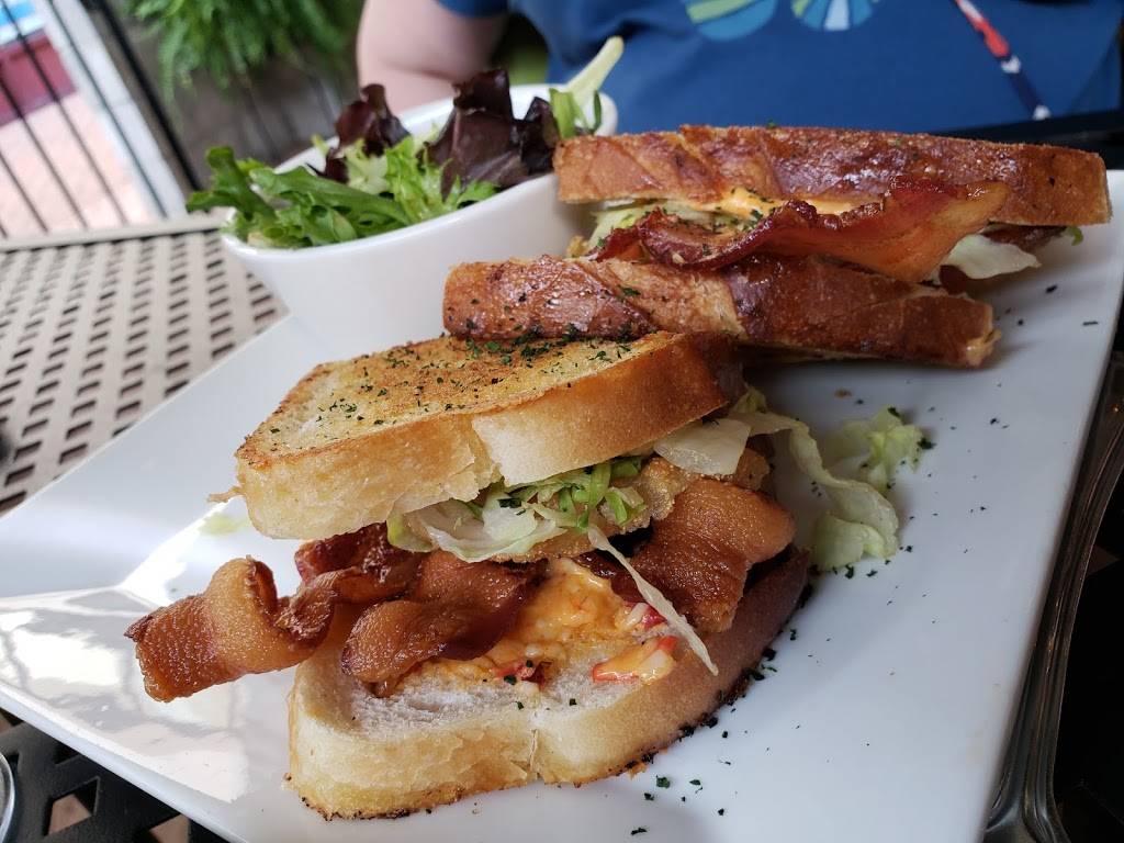 Latitude Seafood Co. Midlothian | restaurant | 15532 WC Commons Way, Midlothian, VA 23113, USA | 8043798100 OR +1 804-379-8100