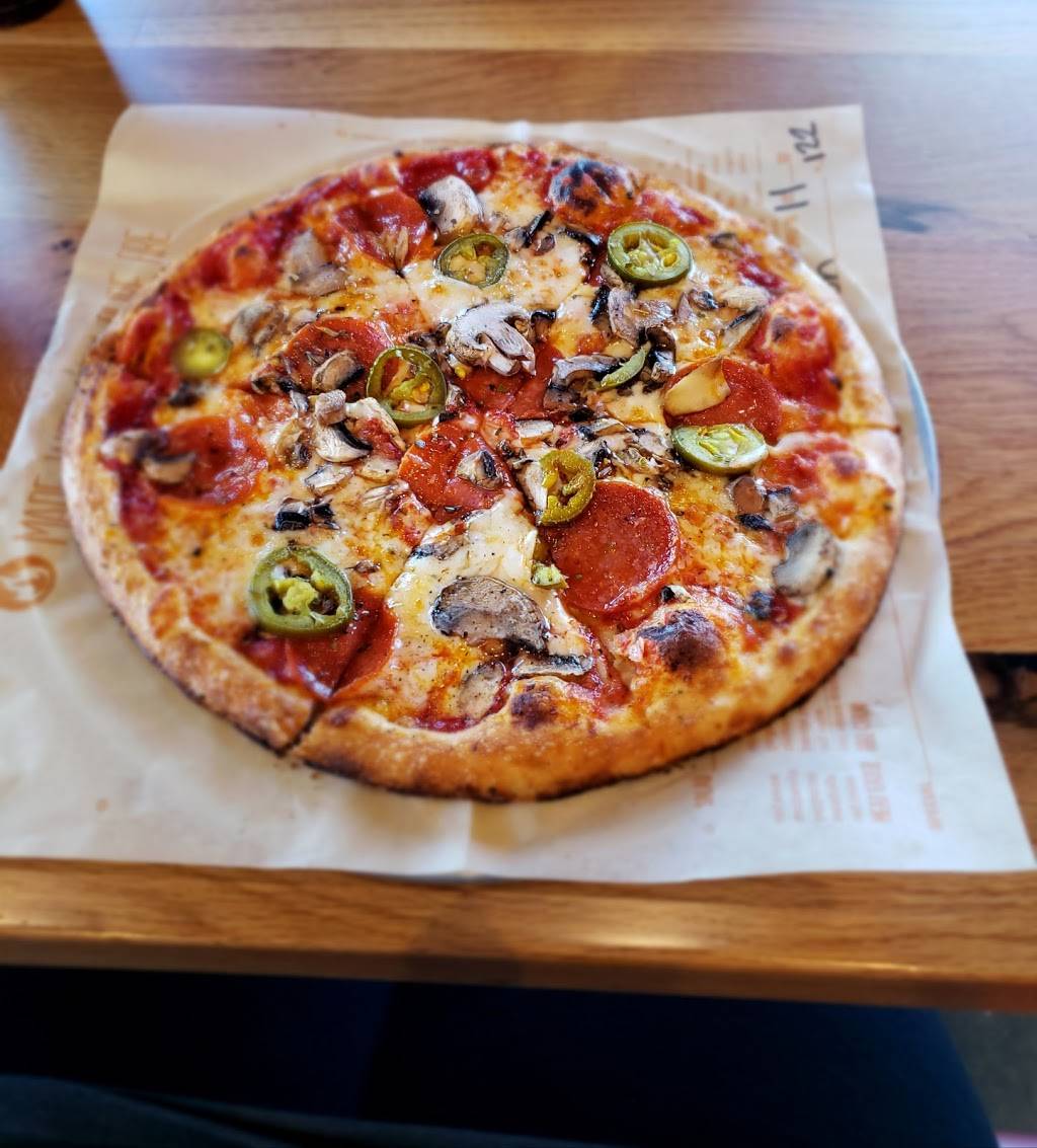 Blaze Pizza | restaurant | 1155 W Renaissance Pkwy #500, Rialto, CA 92376, USA | 9095465637 OR +1 909-546-5637