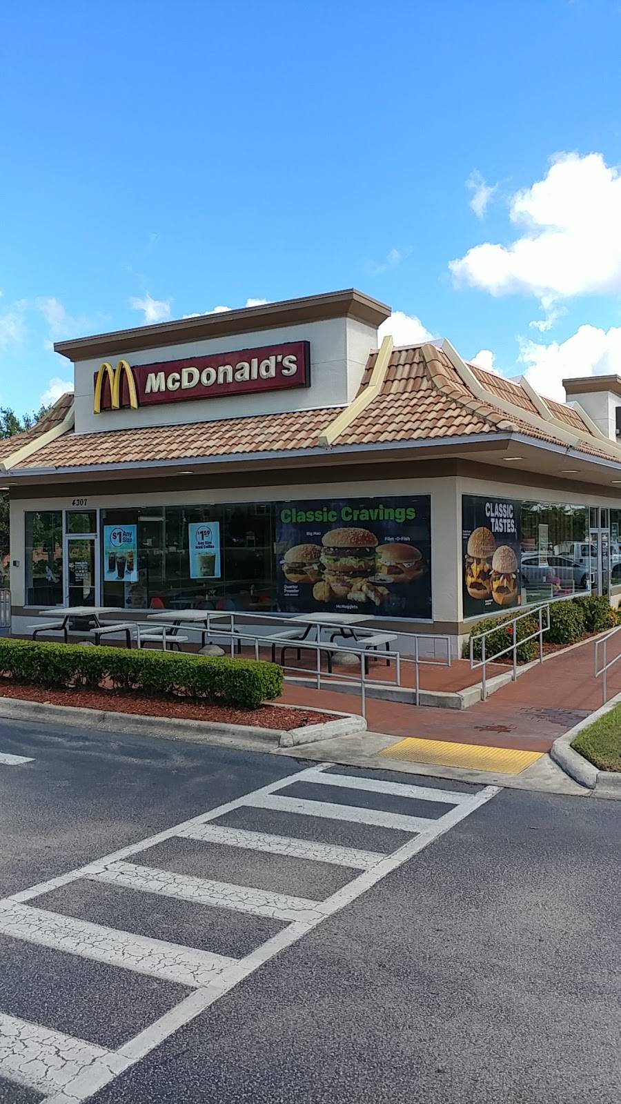 McDonalds | cafe | 4307 S Hwy 27, Clermont, FL 34711, USA | 3522433185 OR +1 352-243-3185