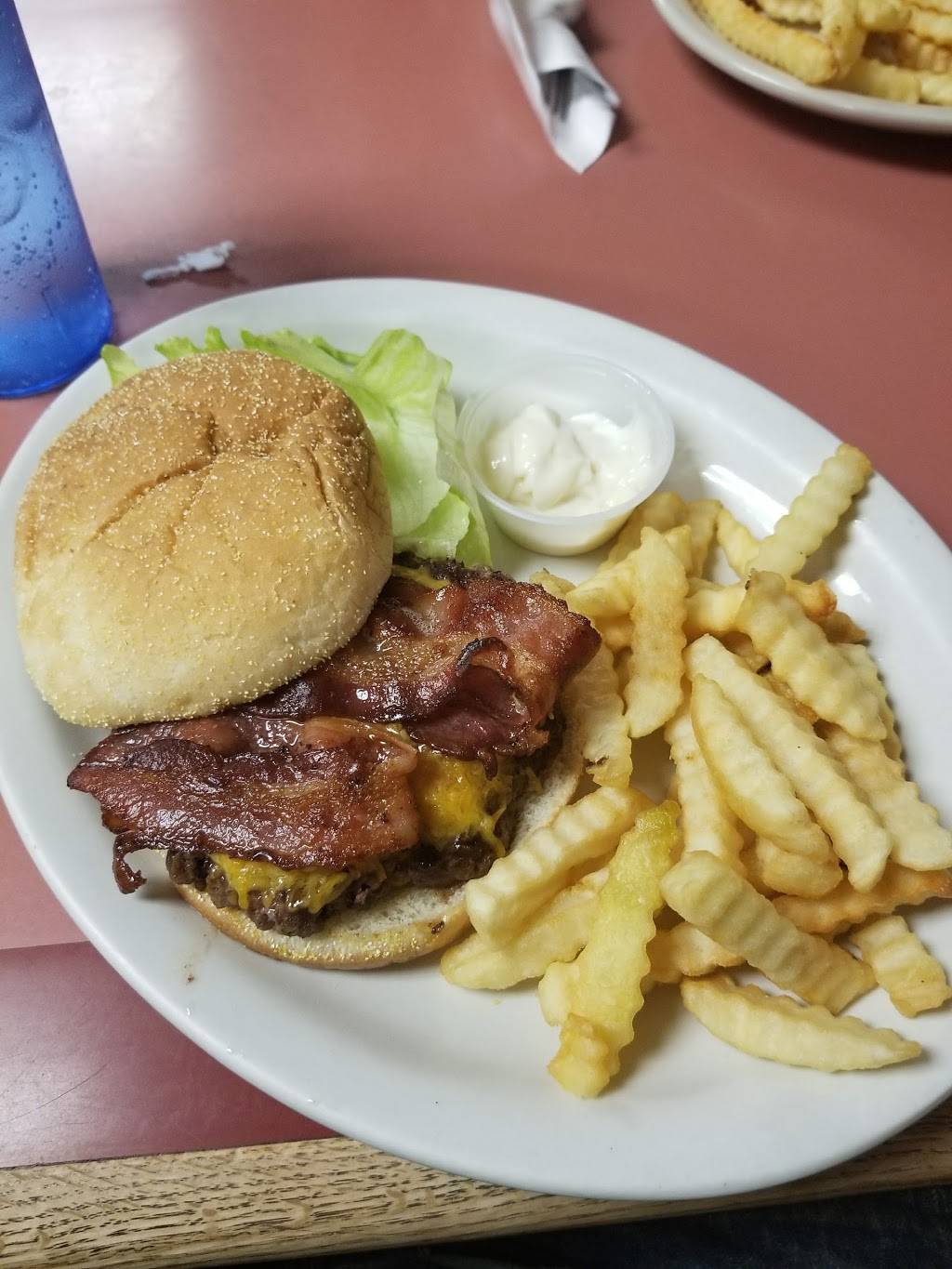 Sisters Cafe | restaurant | 2626 Kilburn Ave, Rockford, IL 61101, USA | 8159698733 OR +1 815-969-8733