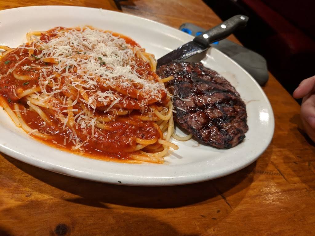 Johnny Carinos | restaurant | 3015 W Shore Dr, Holland, MI 49424, USA | 6167385200 OR +1 616-738-5200
