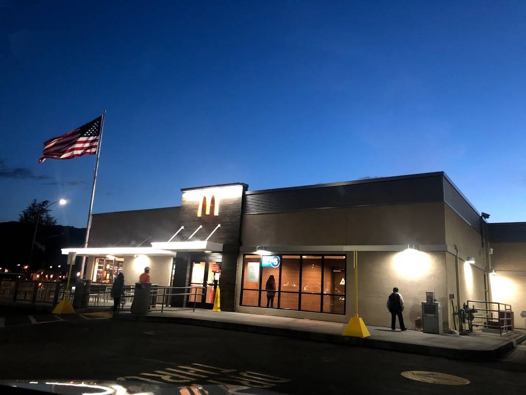 Starbucks | cafe | 795 1st St, Gilroy, CA 95020, USA | 4088475920 OR +1 408-847-5920