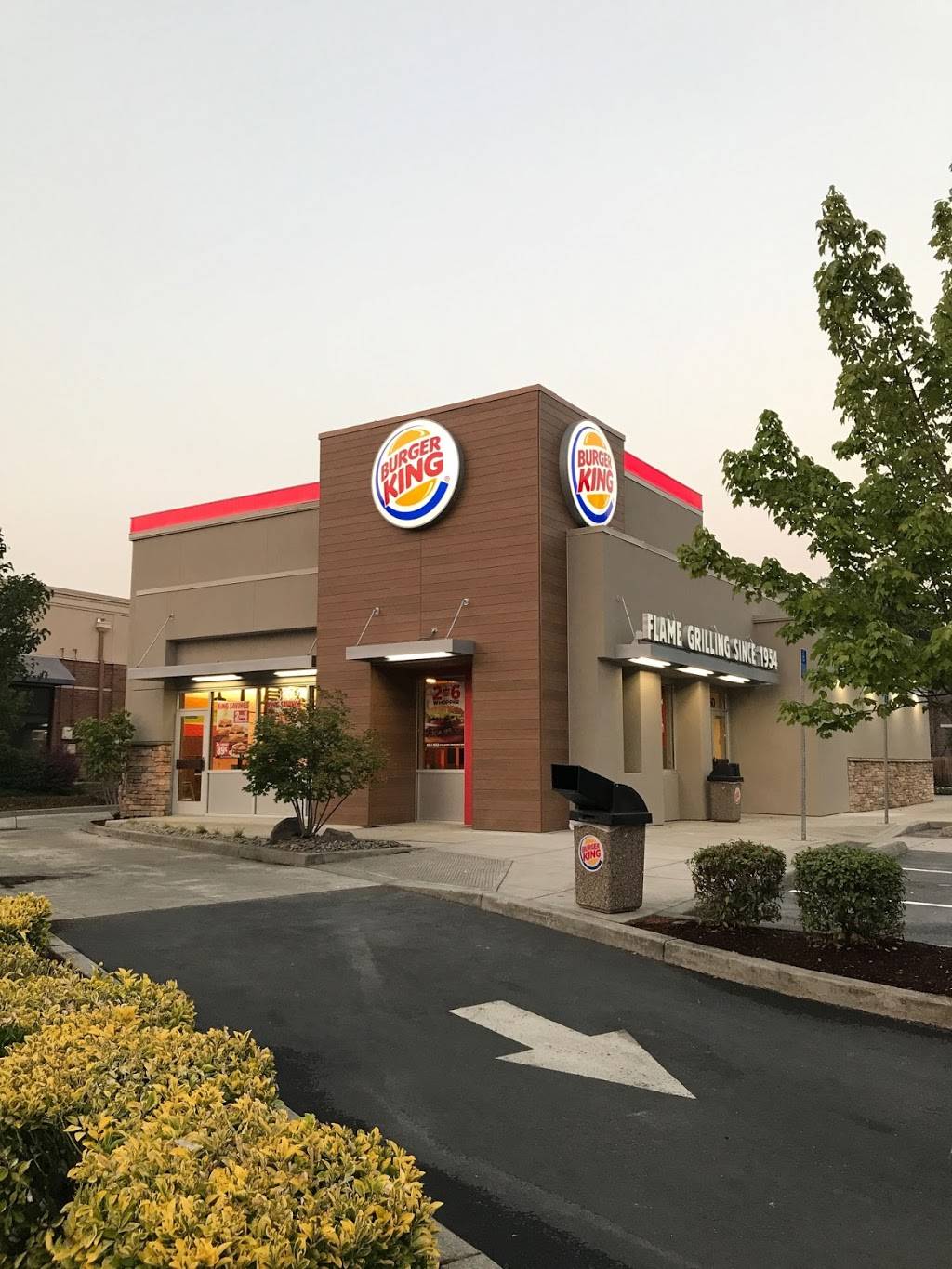 Burger King | restaurant | 3260 SW Cedar Hills Blvd, Beaverton, OR 97005, USA | 5033725207 OR +1 503-372-5207