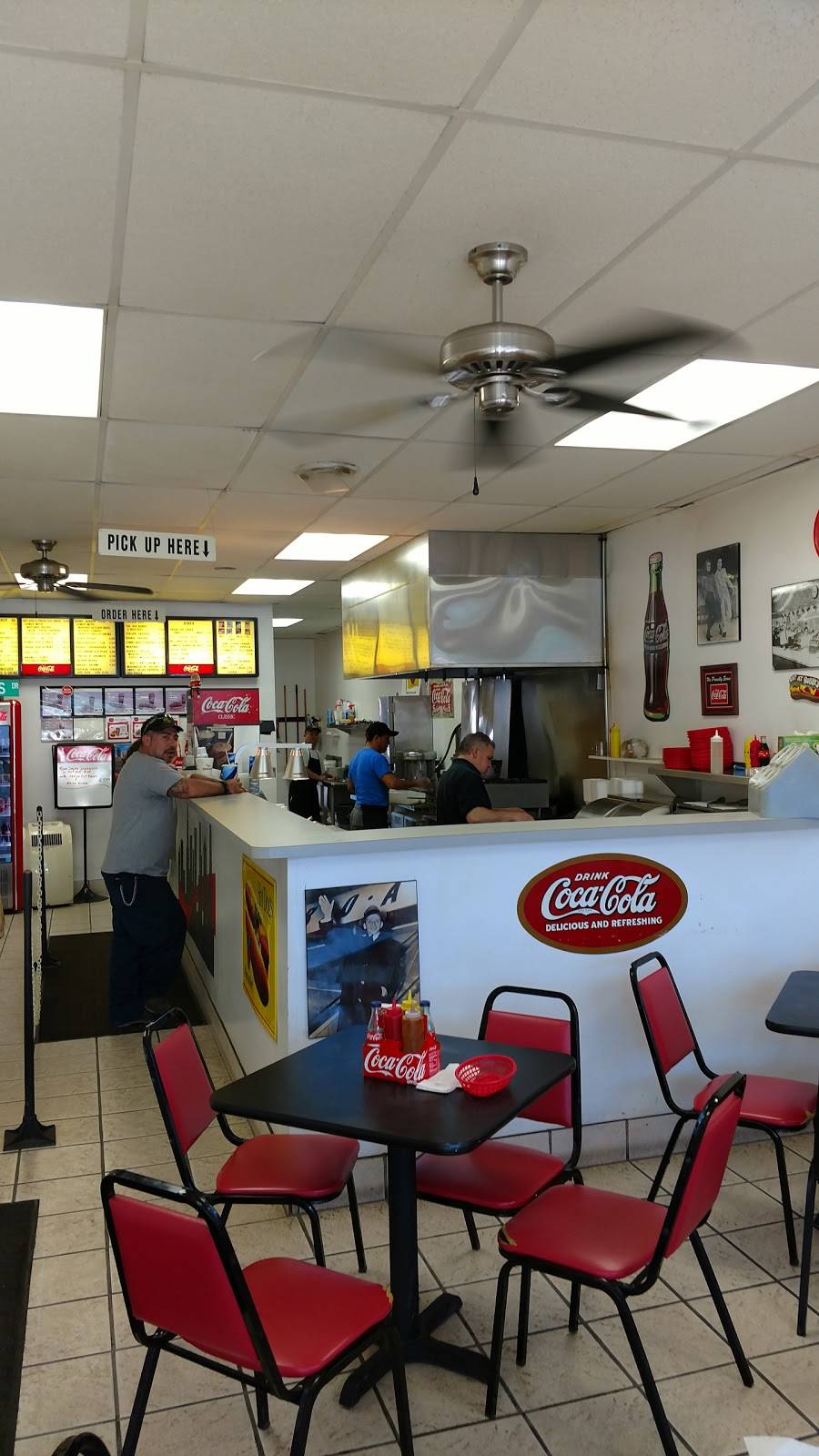 Bubbys Beefs & Red Hots | restaurant | 1026 E Higgins Rd, Elk Grove Village, IL 60007, USA | 8473570079 OR +1 847-357-0079