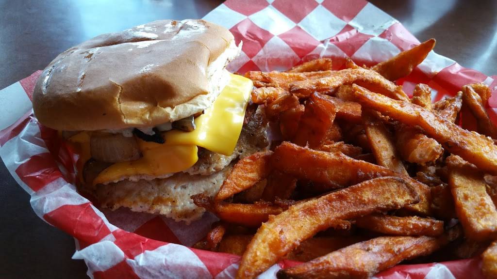 Burgers By Biggs | restaurant | 4801 Bauer Farm Drive A, Lawrence, KS 66049, USA | 7858562233 OR +1 785-856-2233