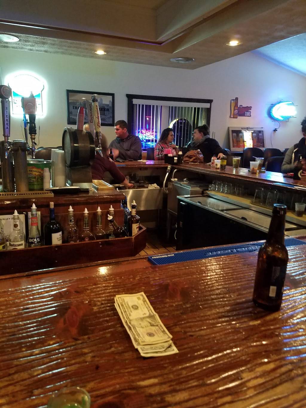 Enon Valley Inn | restaurant | 1038 Main St, Enon Valley, PA 16120, USA | 7242000036 OR +1 724-200-0036