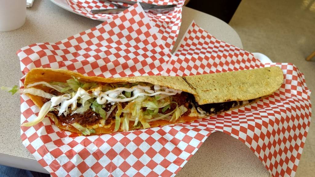 Machetes Big Quesadillas | restaurant | 4636 S Cicero Ave, Chicago, IL 60638, USA | 7733061923 OR +1 773-306-1923