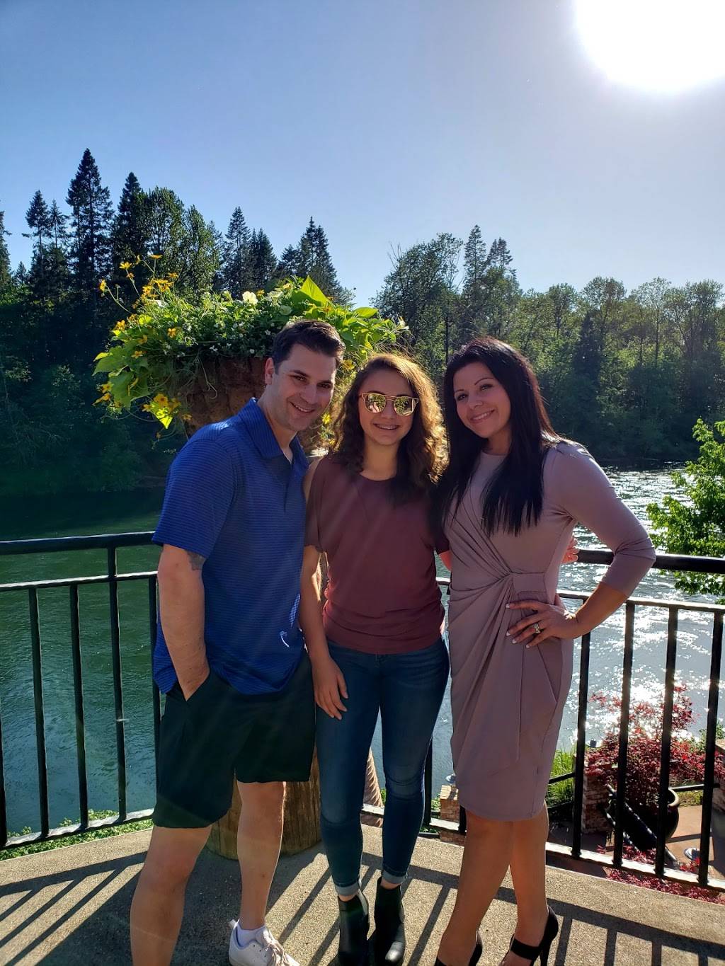 Lewis River Golf North Fork Grill | restaurant | 3209 Old Lewis River Rd, Woodland, WA 98674, USA | 3602258254 OR +1 360-225-8254