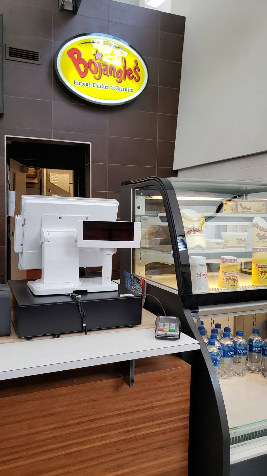 Bojangles Famous Chicken n Biscuits | restaurant | 501 S College St, Charlotte, NC 28202, USA | 7046518422 OR +1 704-651-8422