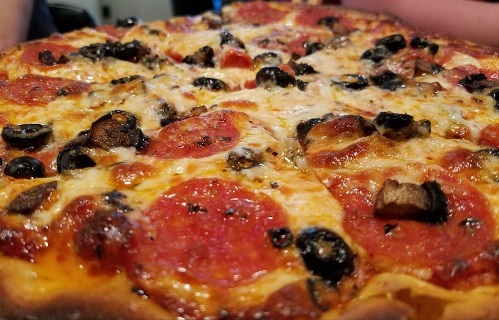 CJs Bar & Grill | restaurant | 538 S Main St, Fall River, WI 53932, USA | 9204843888 OR +1 920-484-3888