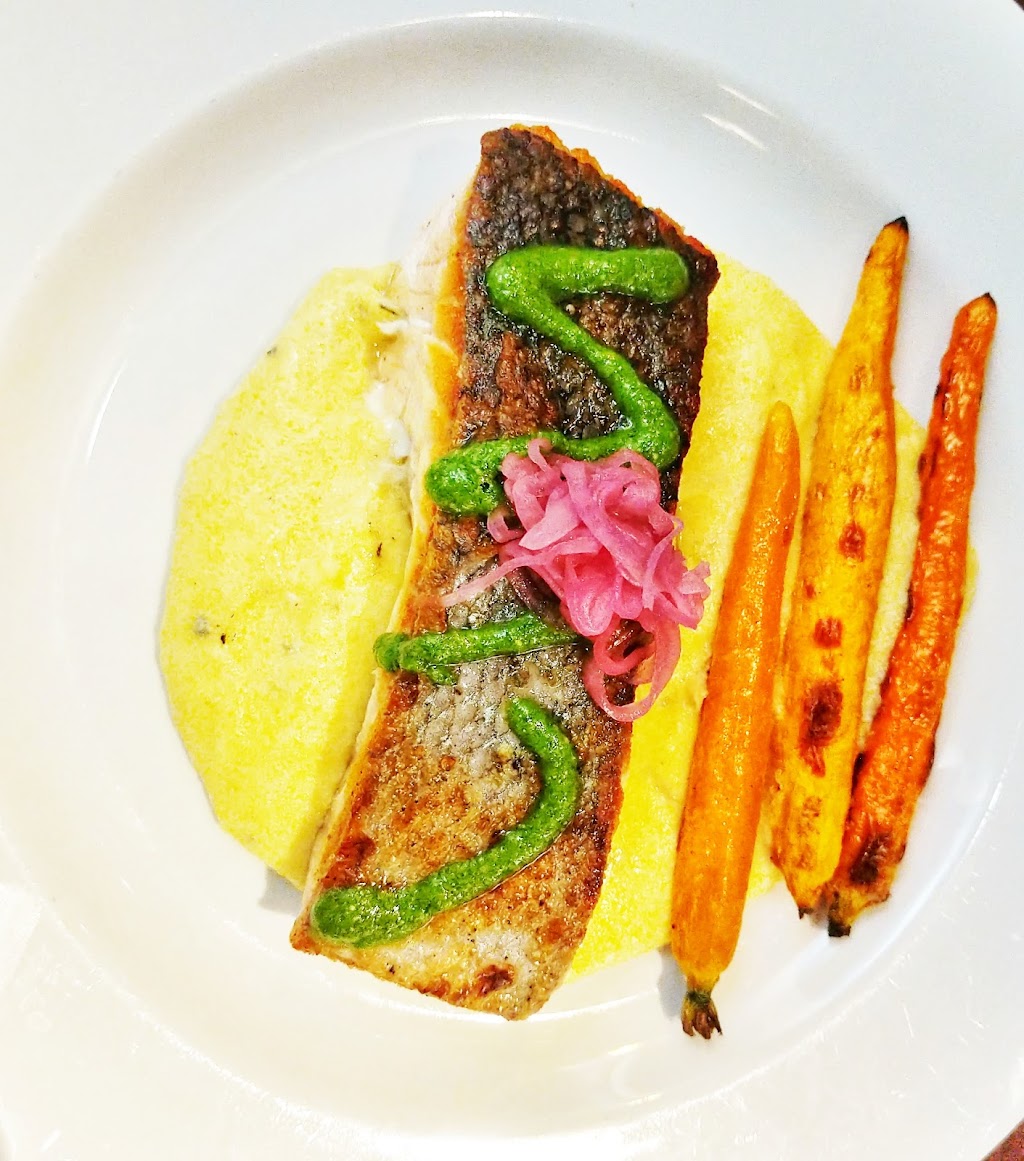 Winfields | restaurant | 214 Corn Neck Rd A, New Shoreham, RI 02807, USA | 4014665856 OR +1 401-466-5856