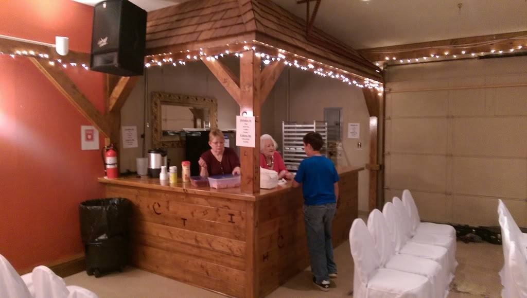 Miss Bettys Dinner Theater | restaurant | 107 Pleasant St, Trafalgar, IN 46181, USA | 3178784424 OR +1 317-878-4424