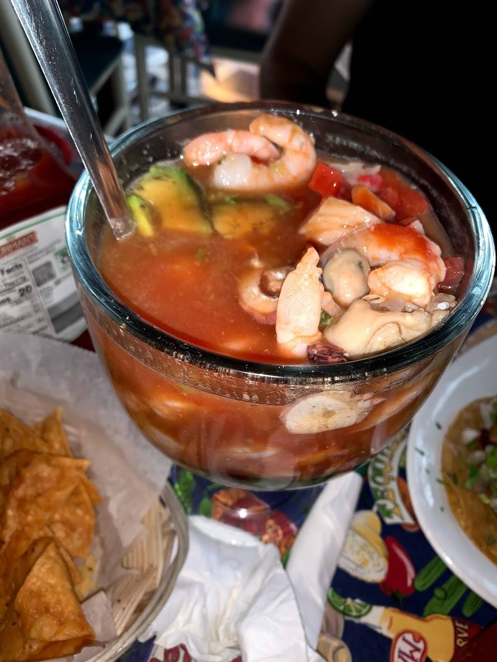 Tres Hermanos Restaurant | restaurant | 1332 W Lincoln Ave, Milwaukee, WI 53215, USA | 4143849050 OR +1 414-384-9050