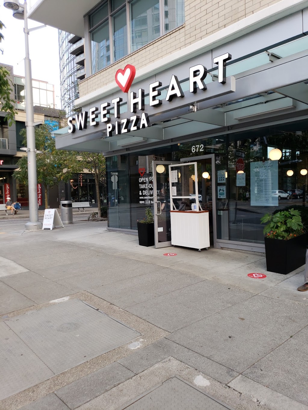 Sweet Heart Pizza | restaurant | 0672 S Gaines St, Portland, OR 97239, USA | 5039541706 OR +1 503-954-1706