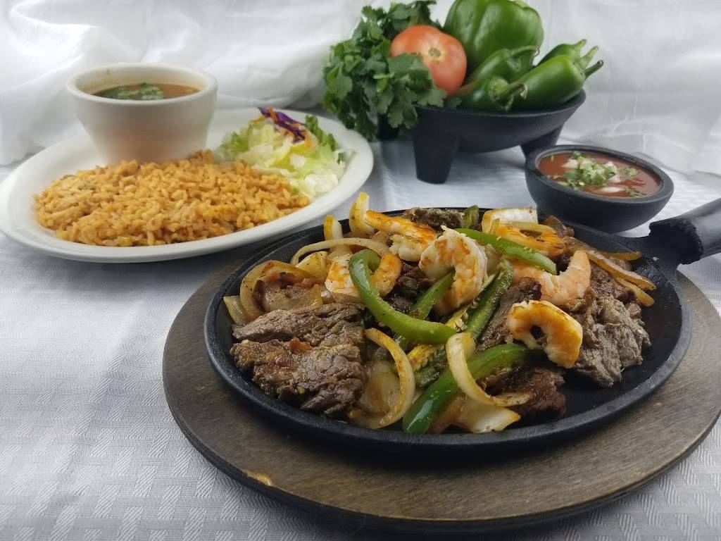 Checos Mexican & American Grill | restaurant | 5999 De Zavala Rd #136 In Post Office Center, San Antonio, TX 78249, USA | 2105585300 OR +1 210-558-5300