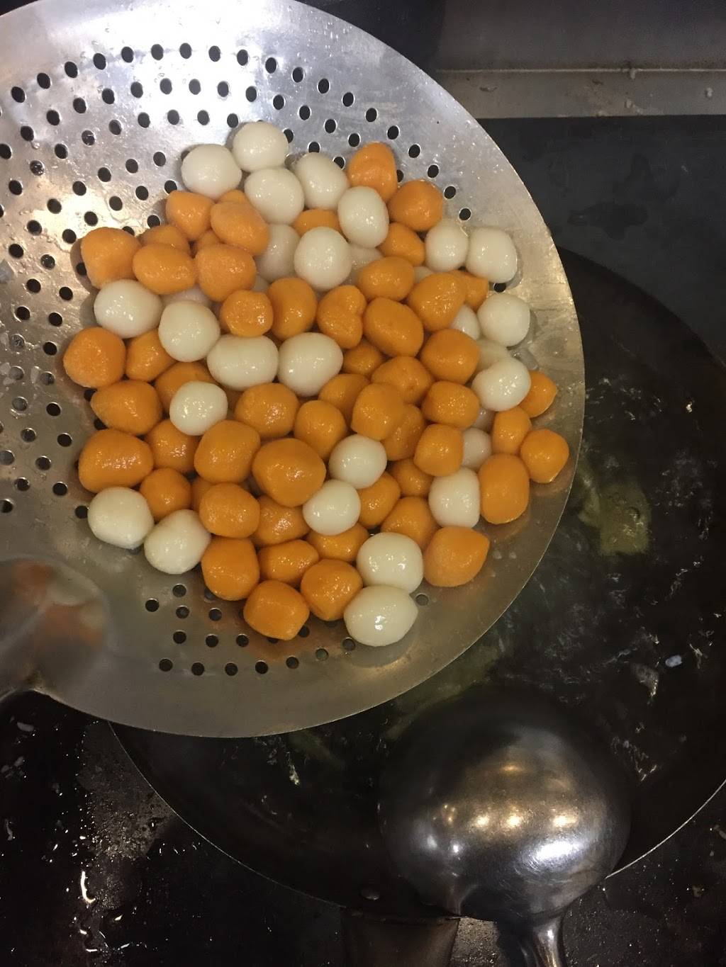 Little Town cafe | restaurant | 90-21 63rd Dr, Rego Park, NY 11374, USA | 7183975095 OR +1 718-397-5095