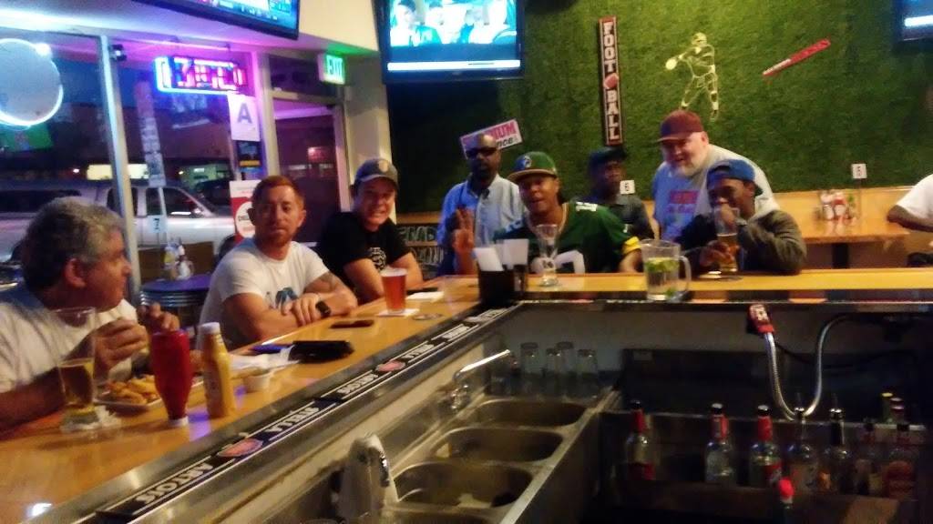 End Zone Sports Bar & Grill | restaurant | 2859 University Ave, San Diego, CA 92104, USA | 6196772928 OR +1 619-677-2928