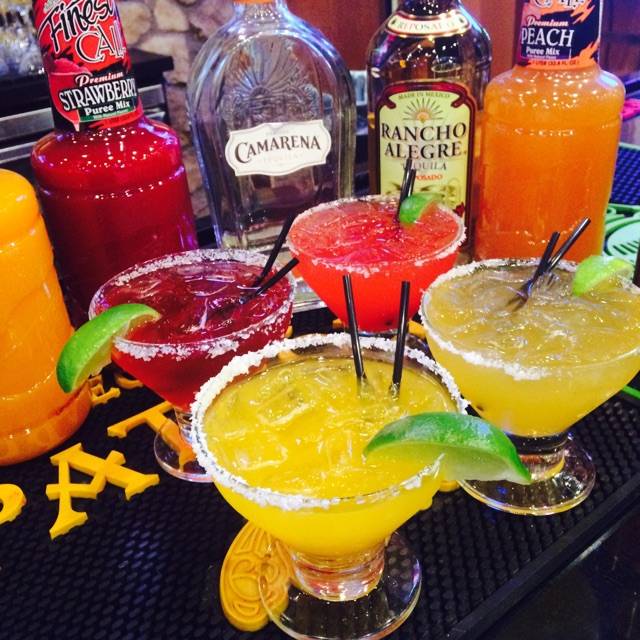 Me-n-Eds Victory Grill | restaurant | 4010 N Cedar Ave, Fresno, CA 93726, USA | 5592300496 OR +1 559-230-0496