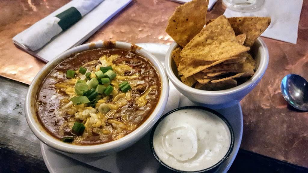 The Filling Station | restaurant | 305 E 35th St, Davenport, IA 52806, USA | 5633916954 OR +1 563-391-6954