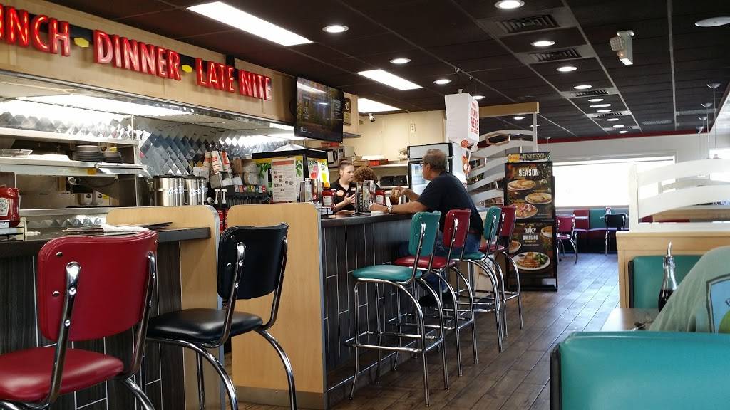 Dennys | restaurant | 176 NW Centurion Ct, Lake City, FL 32055, USA | 3863197981 OR +1 386-319-7981