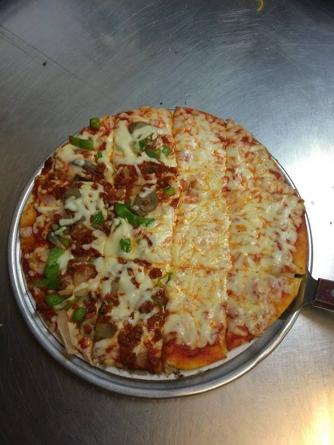 Cagneys Pizza King | restaurant | 33 E Broadway St, Shelbyville, IN 46176, USA | 3173924677 OR +1 317-392-4677