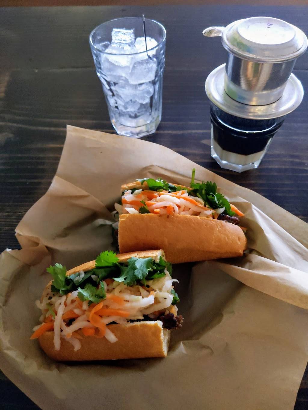 Le Bleu | restaurant | 9070 Research Blvd Suite 303, Austin, TX 78758, USA | 5127701100 OR +1 512-770-1100