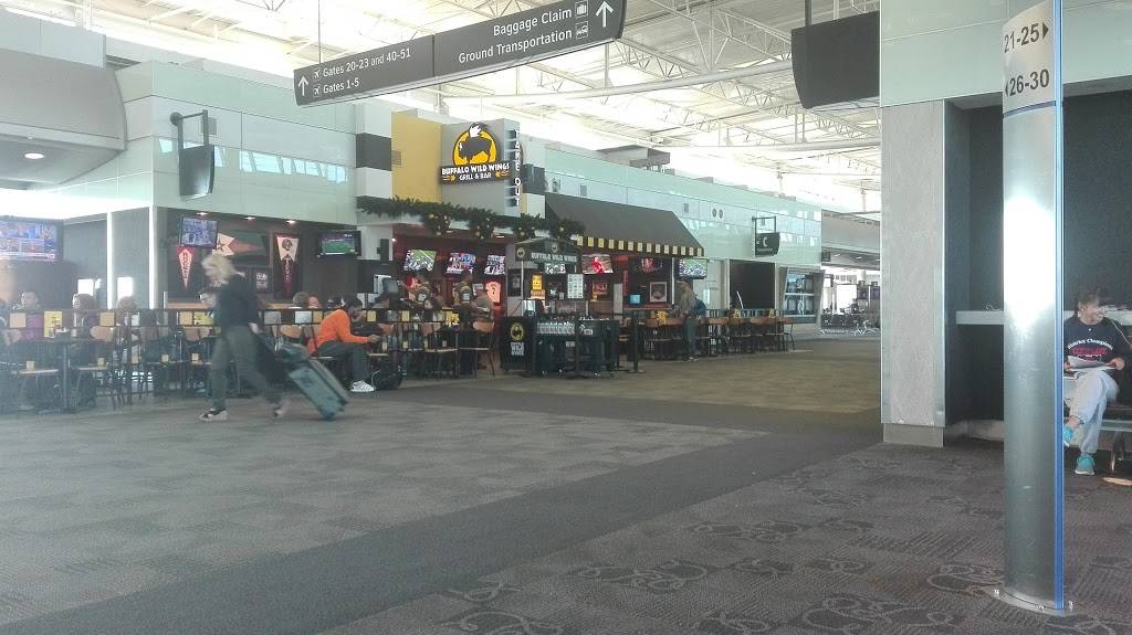 Buffalo Wild Wings | restaurant | 7800 Airport Blvd C-104, Houston, TX 77061, USA | 7136431326 OR +1 713-643-1326