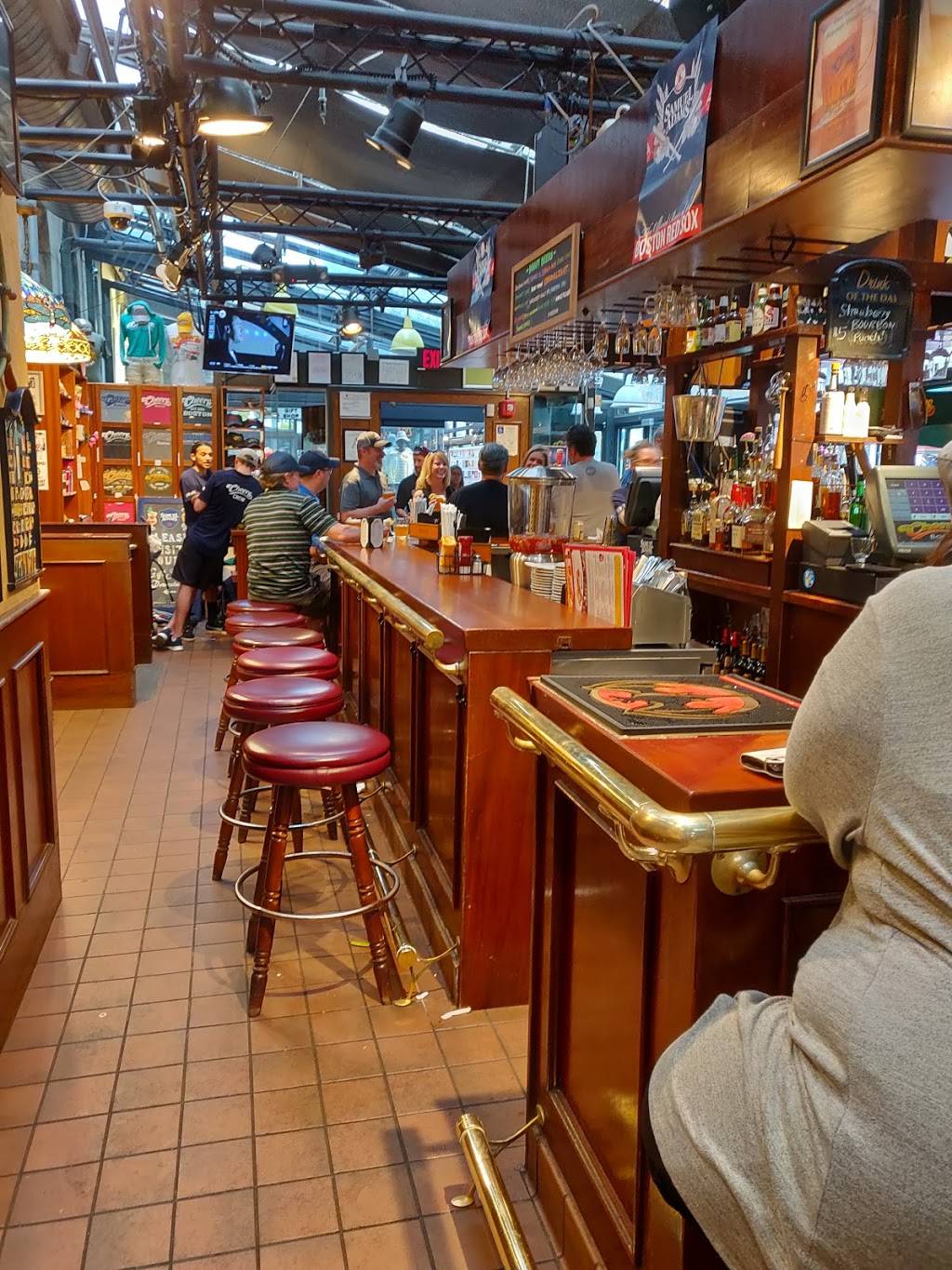 Cheers - Faneuil Hall | cafe | Quincy Market, 1 Faneuil Hall Market Place, South Boston, MA 02109, USA | 6172270150 OR +1 617-227-0150
