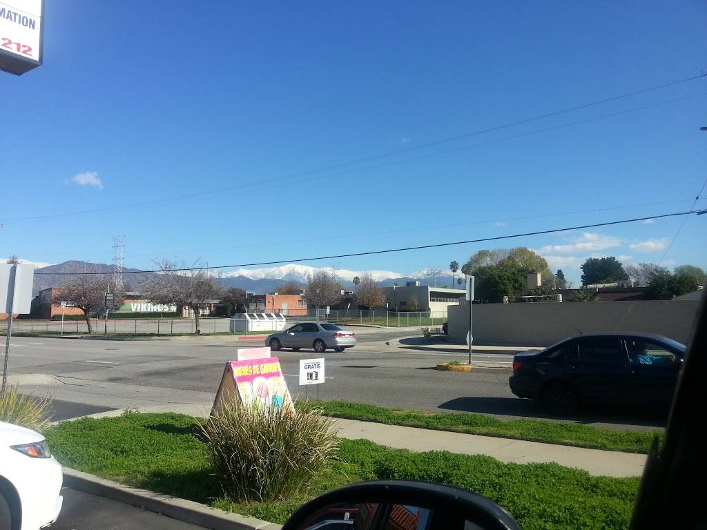 Los Lobos Mexican Food | restaurant | 841 S Lark Ellen Ave, Azusa, CA 91702, USA | 6269693358 OR +1 626-969-3358