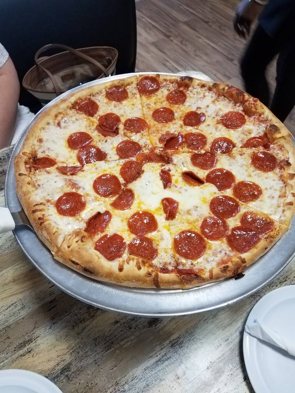 Babas Pizzeria | restaurant | 236 Carmichael Way #302, Chesapeake, VA 23322, USA | 7572047876 OR +1 757-204-7876