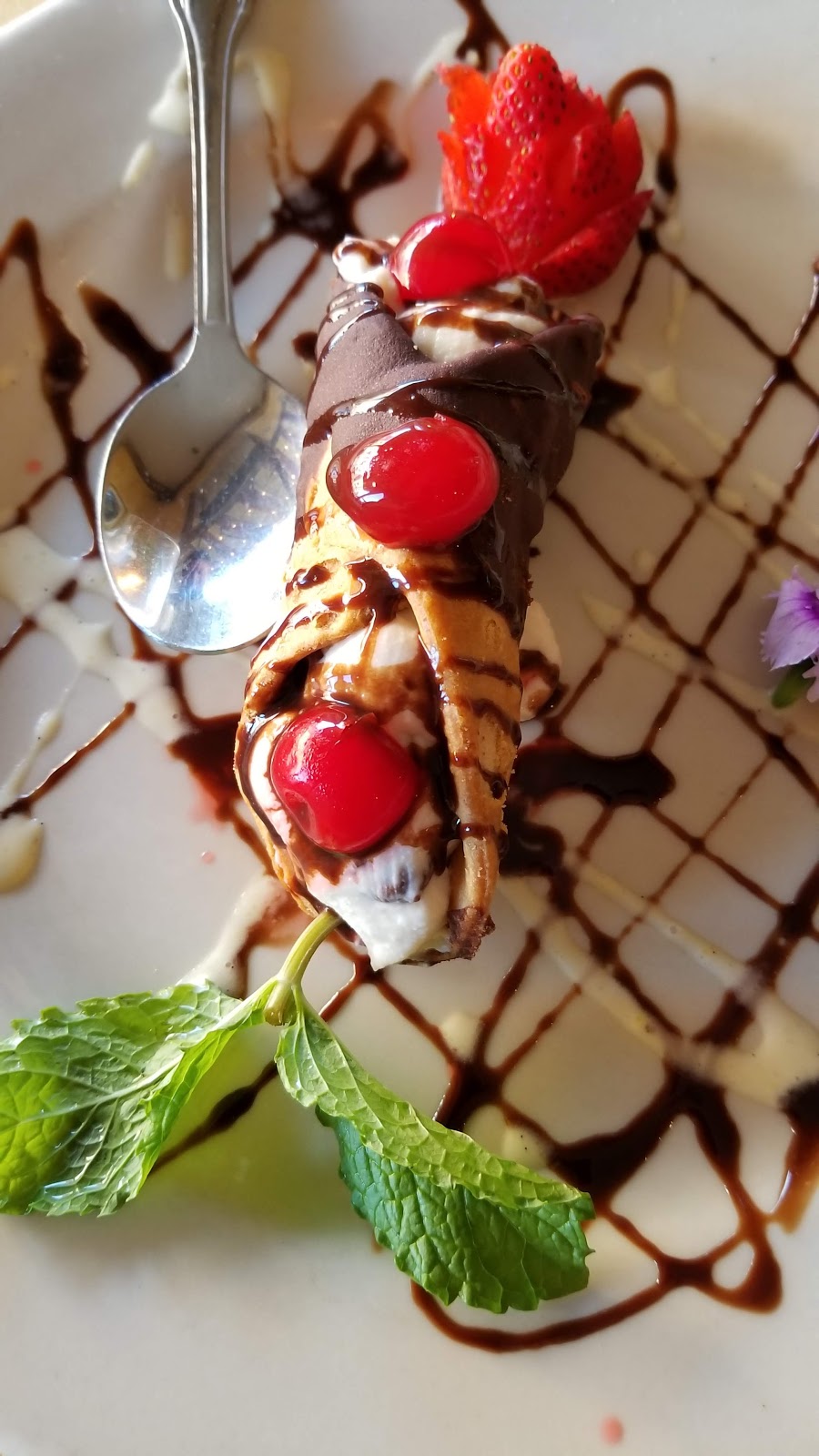 Russos Neighborhood Ristorante & Bar | restaurant | 5856 E Naples Plaza, Long Beach, CA 90803, USA | 5624331616 OR +1 562-433-1616