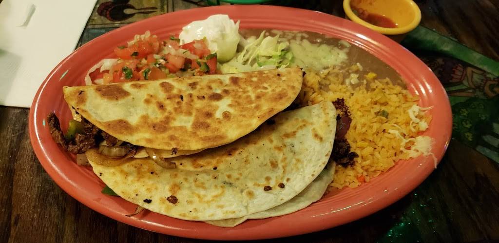 Charritos Bar & Grill | restaurant | 7 Town Center Dr NW, Huntsville, AL 35806, USA | 2562178868 OR +1 256-217-8868