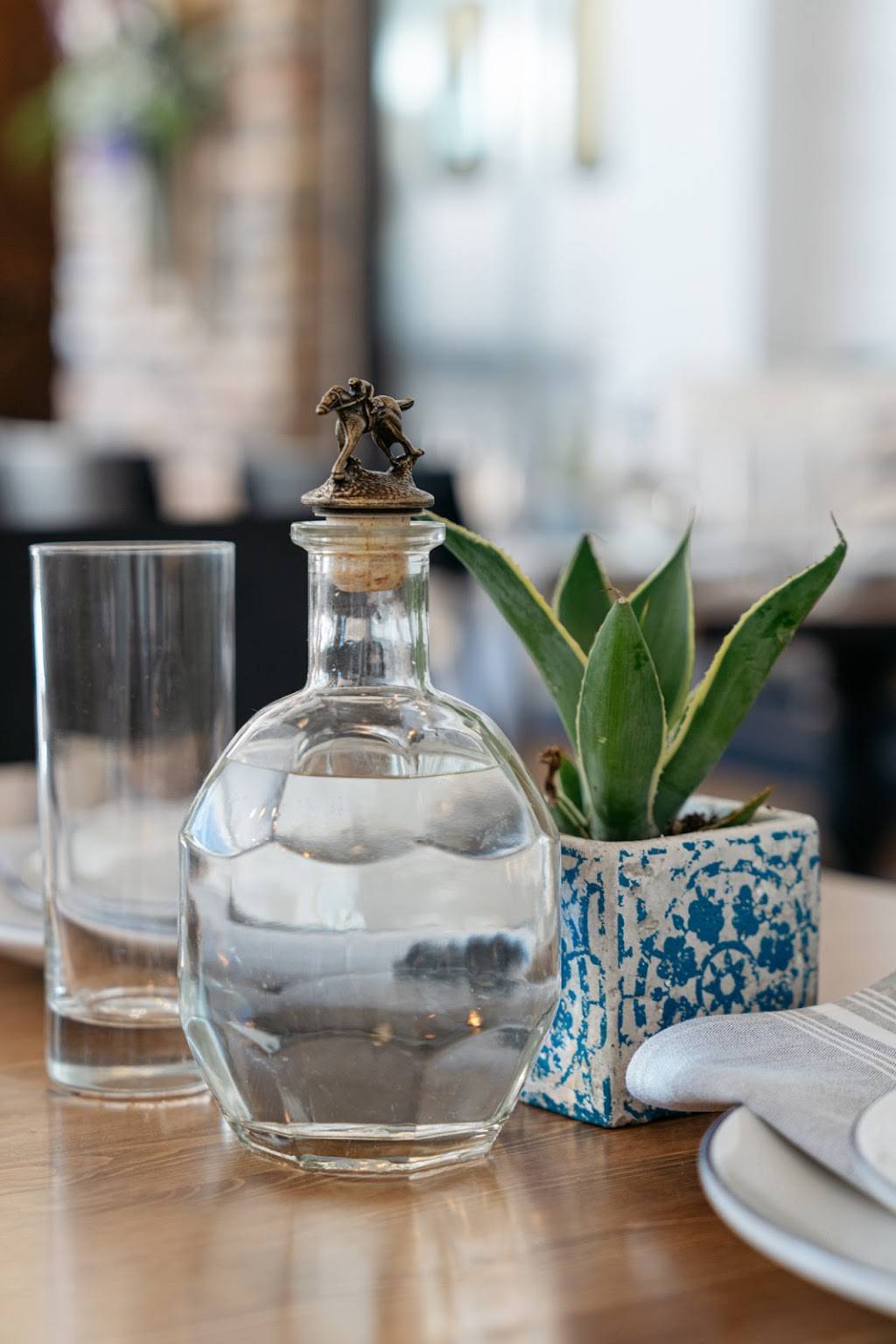 Porch & Swing | restaurant | 2010 Main St Suite 170, Irvine, CA 92614, USA | 9494187988 OR +1 949-418-7988